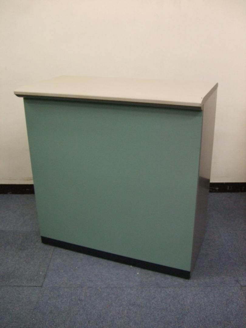 ハイカウンター入荷致しました！！　背面が引違になっており収納もできます！！
                        
                                    中古
            