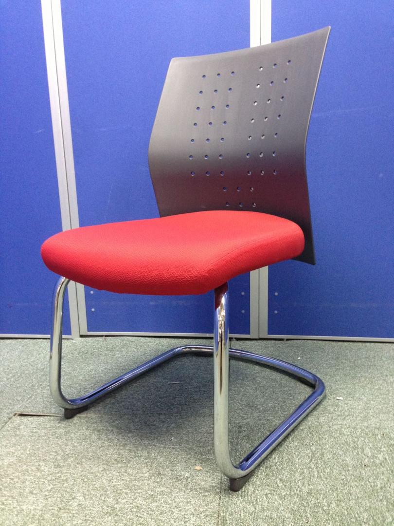 【状態良好】座り心地抜群｜人気のエクサージュチェアの会議用イス！
                        エクサージュ（EXAGE）
                                    中古
            