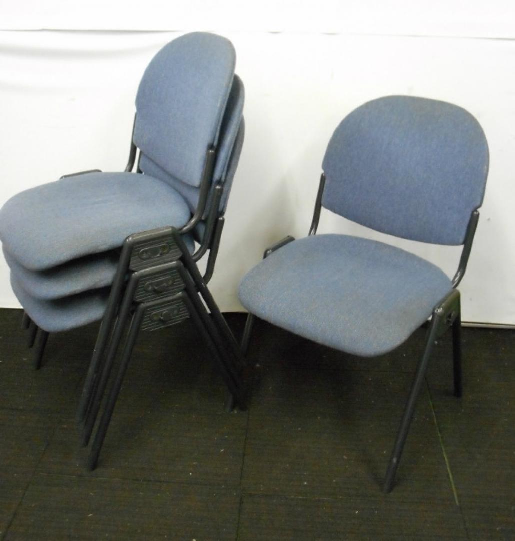 【セット商品】【おつとめ品】スタッキングチェア4脚セット　会議用チェア　背もたれ上部の生地に若干破れがあるものがございます。プラスチック部分が割れているものがございます【ロット】
                        
                                    中古
            