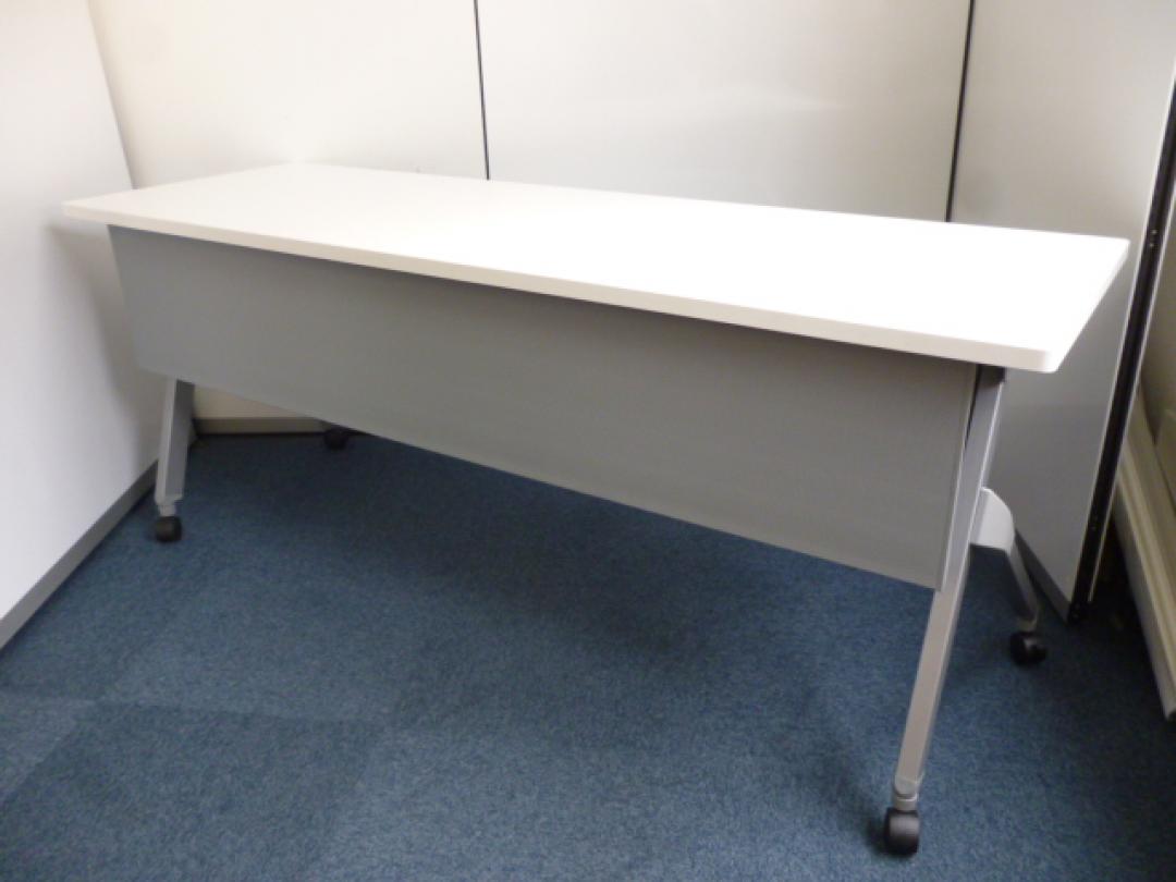 【オカムラ製】【スタックテーブル】【横幅１８００ｍｍ】【ホワイト】
                        
                                    中古
            