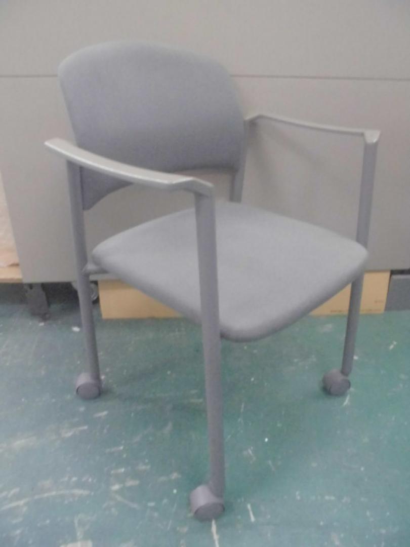 【ロットキャンペーン】2台以上ご購入で・・・詳細はクリック！会議の椅子に最適！キャスター付きのチェアです！
                        
                                    中古
            