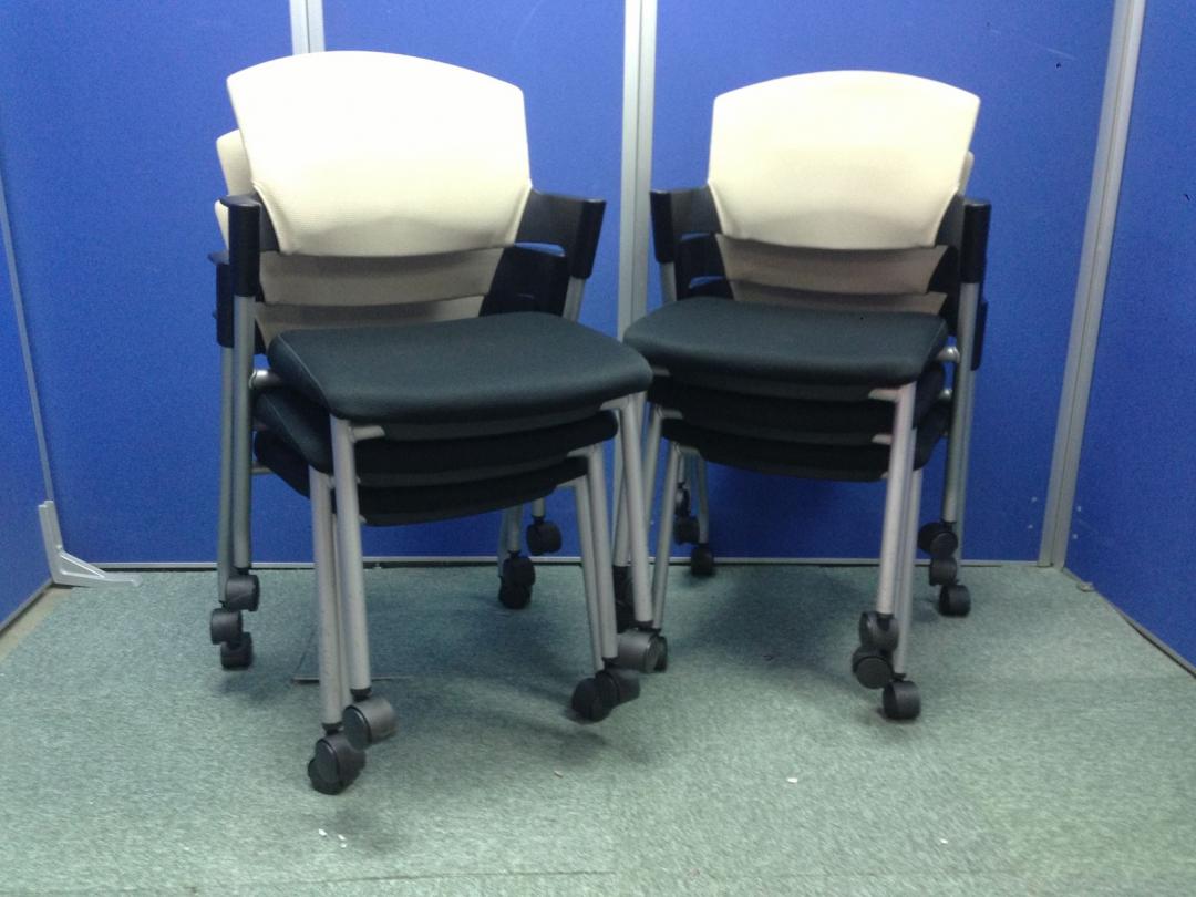 【6脚セット価格】キャスター付｜重ね合わせも可能｜重ねて、楽々収納!!｜国内産メーカー品【セット商品】
                        プロッティ　（Protty）
                                    中古
            