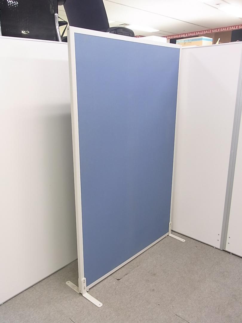 自立式 パーティション 安定脚付きの独立タイプ
                        
                                    中古
            