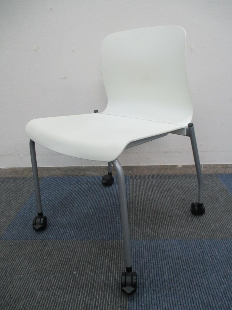 【曲線美】【グッドデザイン賞受賞品】コクヨ製　スタックチェア　アリーナCシリーズ　【会議用チェア　ミーティングチェア】
                        アリーナCシリーズ
                                    中古
            