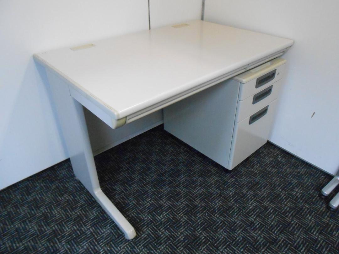 【新春の在庫一掃セール】【安い！】定番デスクW1000mmと3段ワゴンセット
                        SDシリーズ
                                    中古
            