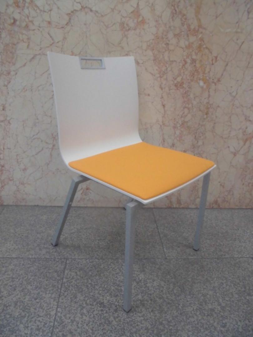 チェア/オカムラ製/メディナスチェア/会議に最適
                        メディナスチェア
                                    中古
            