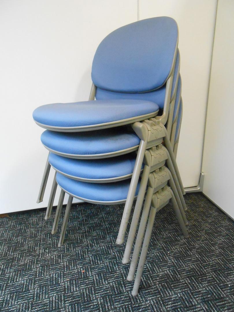 スタッキングチェア４脚セット
                        
                                    中古
            