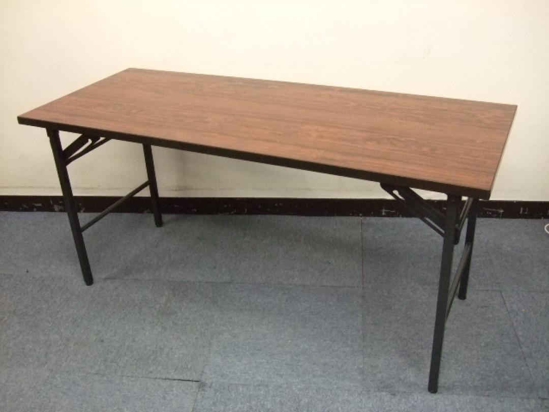 いざという時にあれば困らない！ある便利な折りたたみテーブル！
                        
                                    中古
            