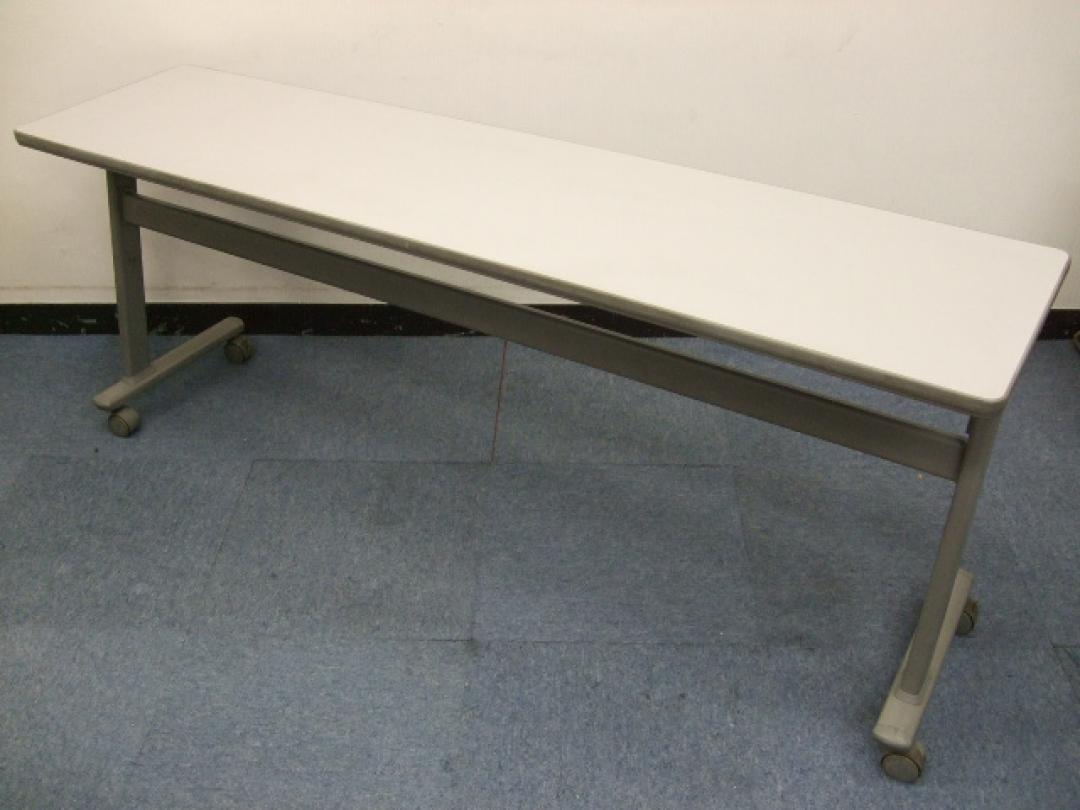 会議室のお供に！サイドスタックテーブル！
                        
                                    中古
            