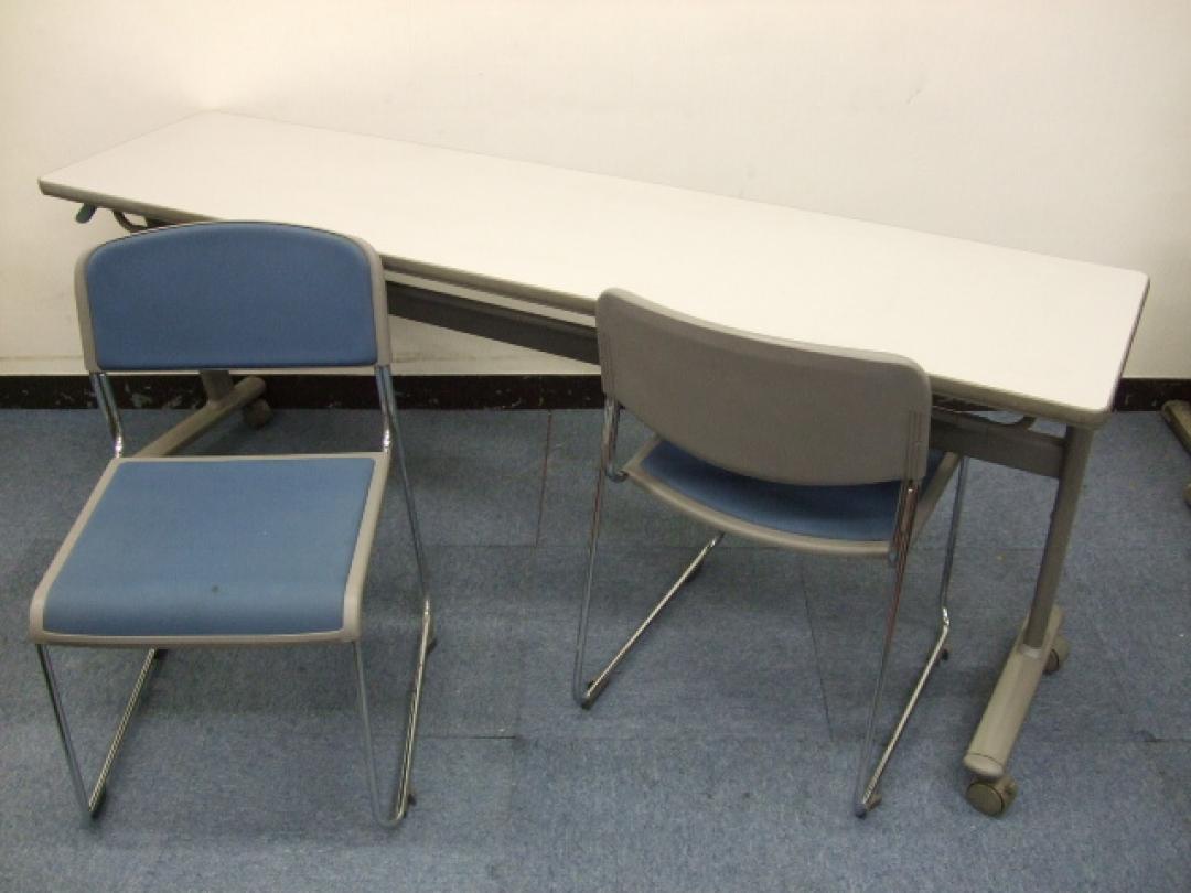 【セット商品】サイドスタックテーブル+スタッキングチェアのセット！
                        
                                    中古
            