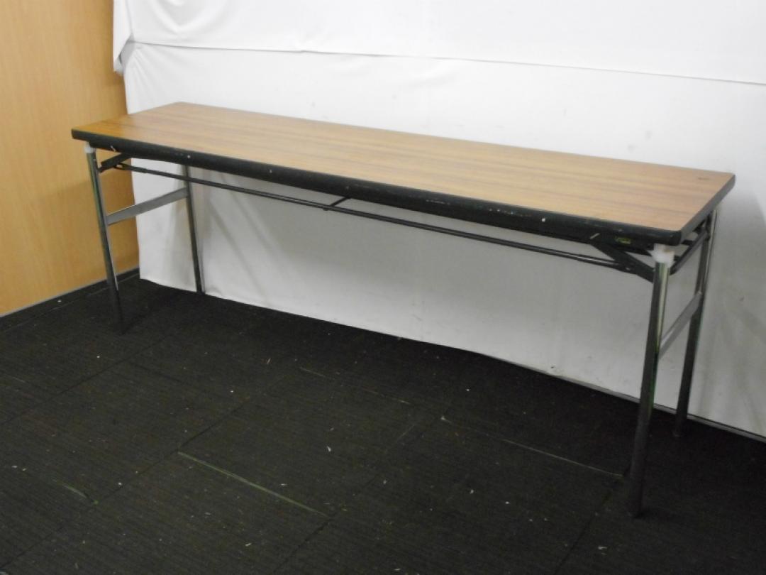 【2台入荷】幅1800　奥行450　折り畳みテーブル　会議用テーブル　
                        
                                    中古
            