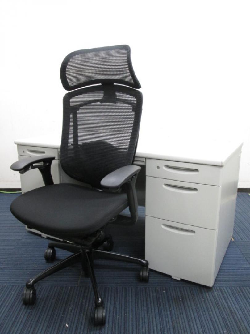 【日焼けも無く、状態良好】幅1400mm両袖机＋コンテッサチェア大型ヘッドレスト付き【事務机】【中古オフィス用品】【セット商品】【高級チェア】【メッシュチェア】

                        机：SD-eシリーズ　椅子：コンテッサチェア
                                    中古
            