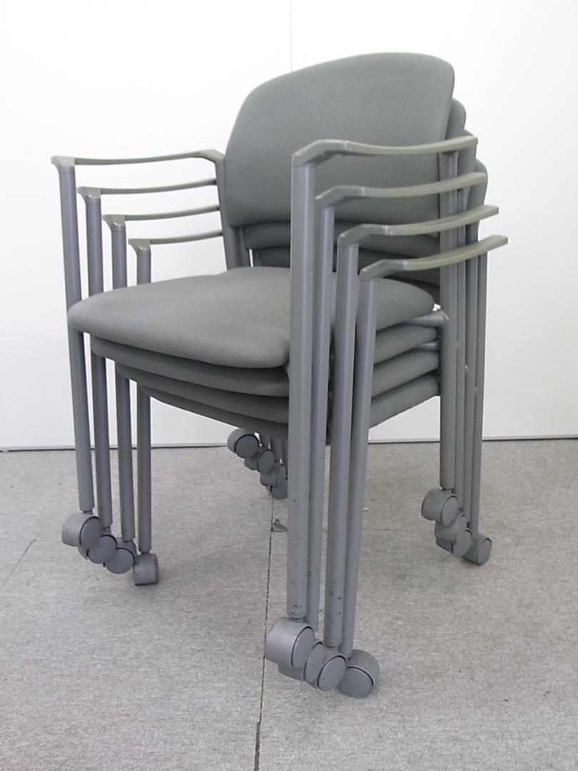 【4脚セット】キャスター付 スタッキングチェア 重ねて収納が可能【セットでお得！】
                        
                                    中古
            