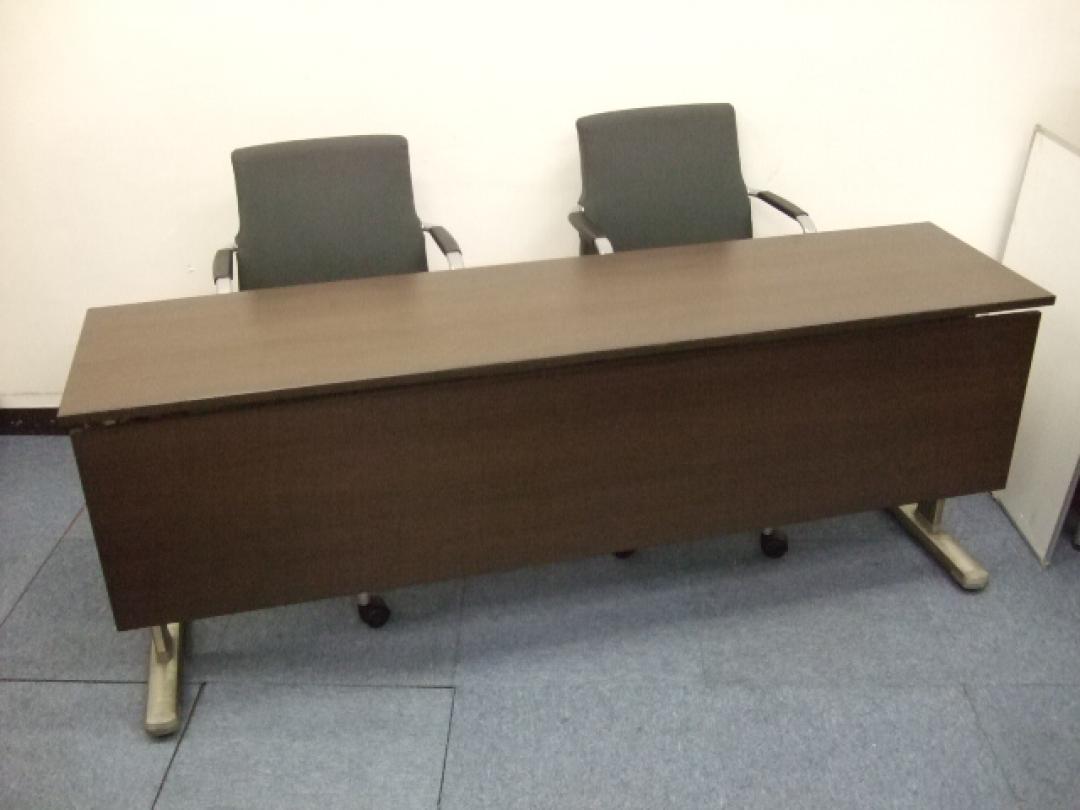 【セット商品】コクヨ製木目スタックテーブル+ミーティングチェアのセット！
                        
                                    中古
            