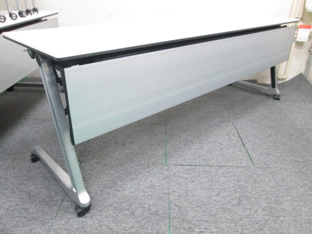 【現行品　サイドフォールドテーブル】人気のホワイト+幕板付【サイドスタックテーブル】
                        インターアクトPRO（INTERACT PRO）
                                    中古
            