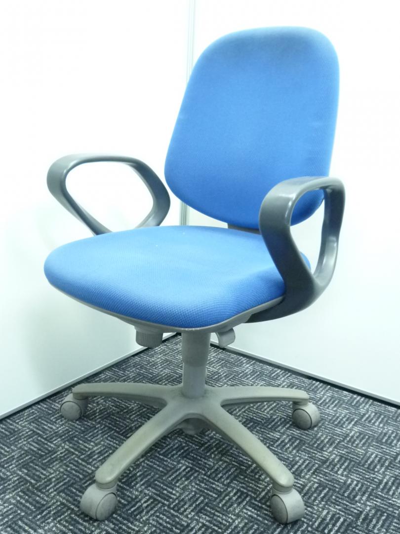 【オンリーワン！】こちらは肘だけブラックです■オフィスチェアの王道！■コストパフォーマンスに優れたハイバックチェア■お手頃価格で快適チェアを！【おつとめ品】
                        ＳＸチェア
                                    中古
            