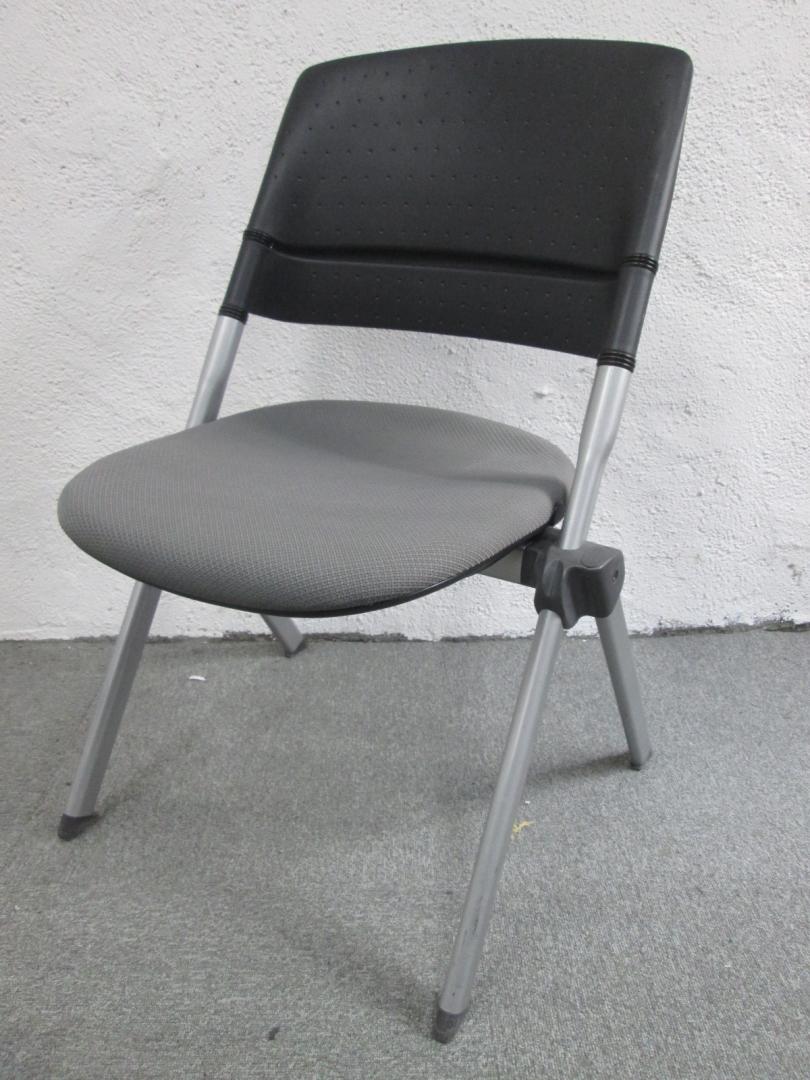 スタッキング、ネスティング両方可能！スタックチェア
                        LITAシリーズ
                                    中古
            