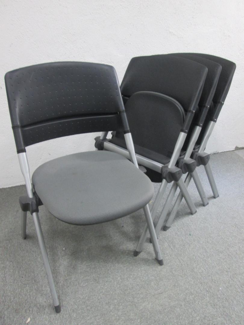 通常価格の10％OFF　スタッキング、ネスティング両方可能！スタックチェア　お得な4脚セット商品【セット商品】
                        LITAシリーズ
                                    中古
            