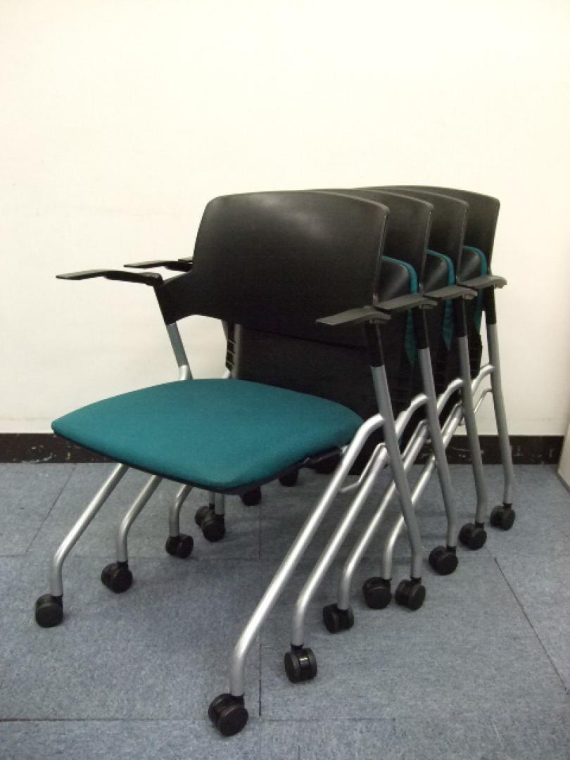 【ロット】【セット】ミーティングチェア、研修チェアなど　使い方は多種多様！！　5脚セットでお得に！！
                        タルトシリーズ（Tarto SERIES)
                                    中古
            