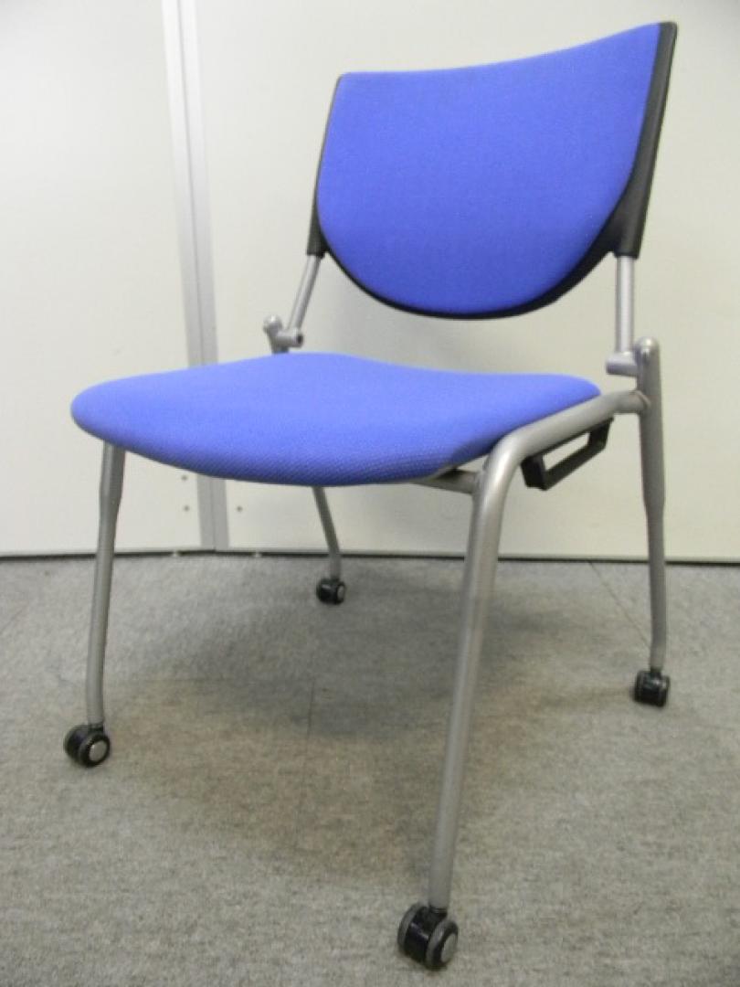 垂直方向へのスタッキングチェア！空間効率に優れたチェアです☆
                        プロスタック（8139）
                                    中古
            