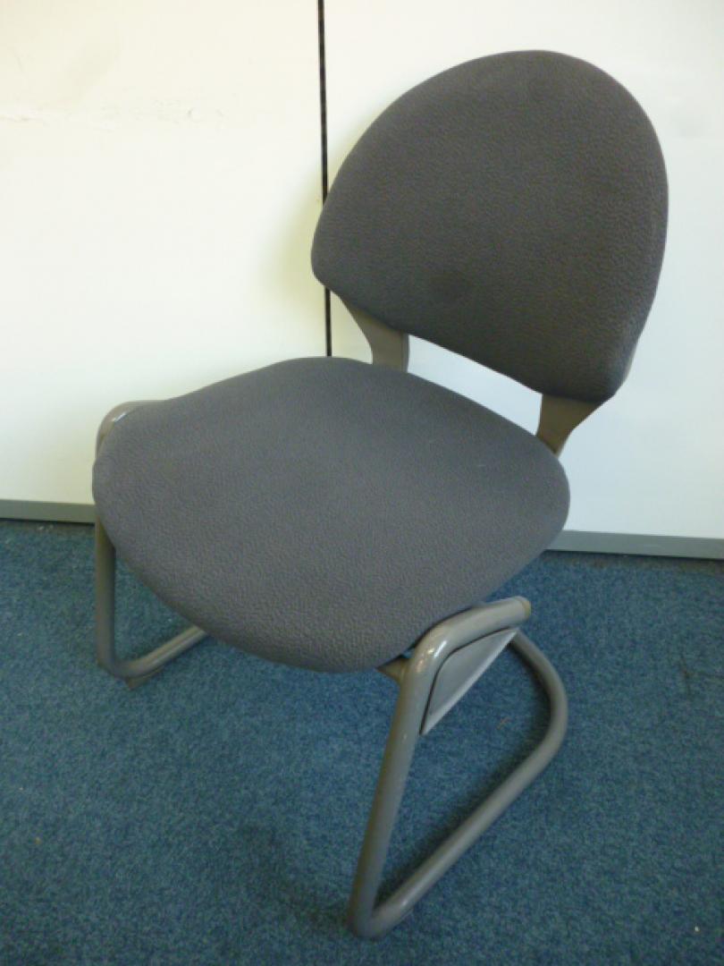 【コクヨ製】【ミーティングチェア】【ブラック】
                        
                                    中古
            
