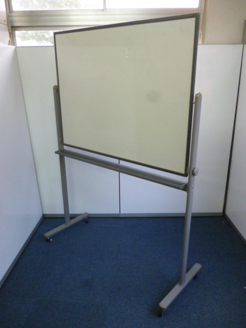 【その他メーカー】【ホワイトボード】【横幅１２８０ｍｍ】
                        
                                    中古
            