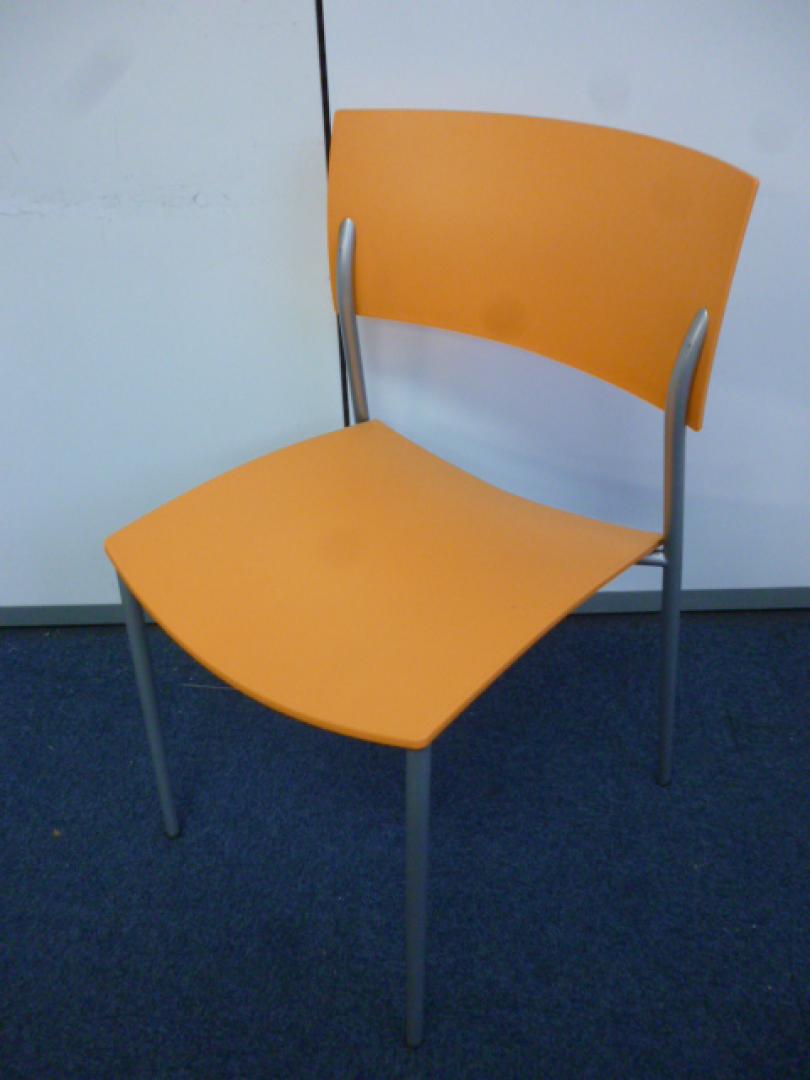 【オカムラ製】【スタッキングチェア】【オレンジ】
                        ch@ty【チャティー】
                                    中古
            