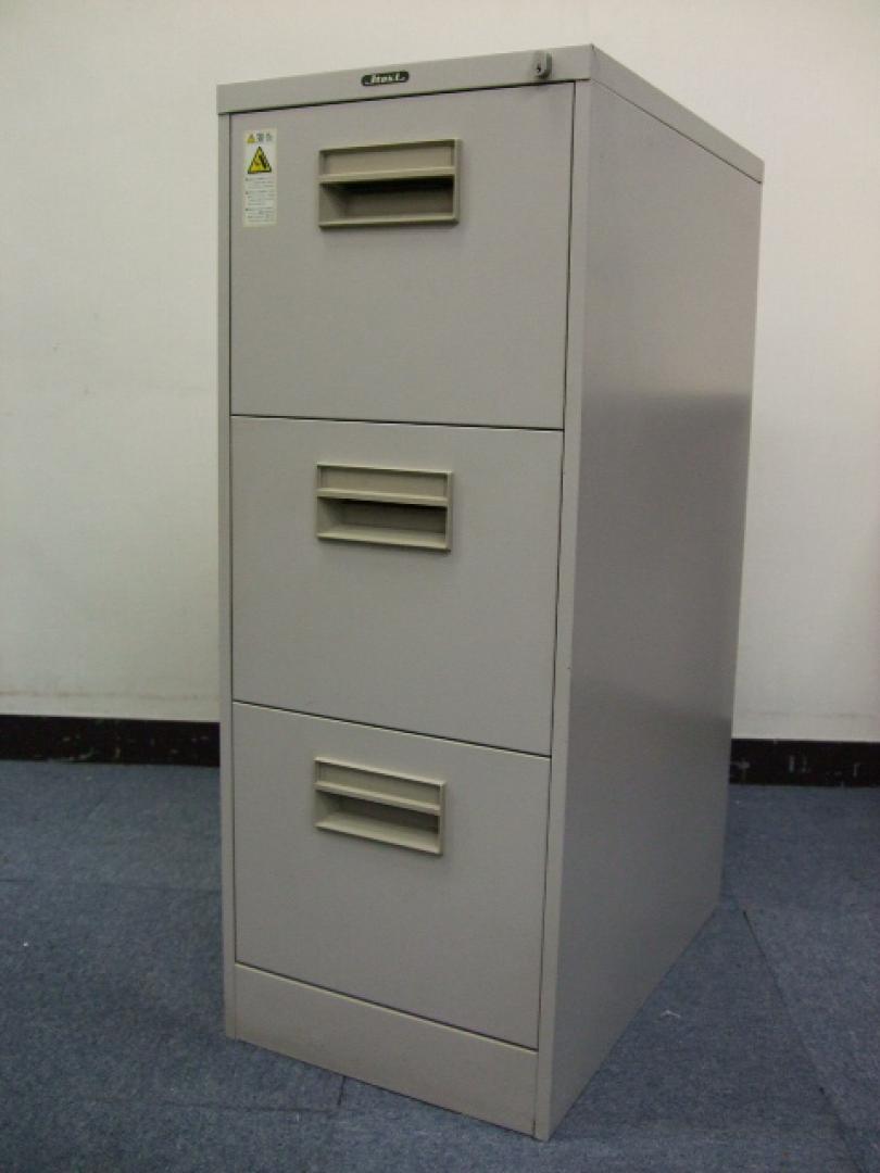 A4のファイルを収納するキャビネット！3段タイプなのでコンパクトです！【Ａ4ファイルキャビネット】
                        
                                    中古
            
