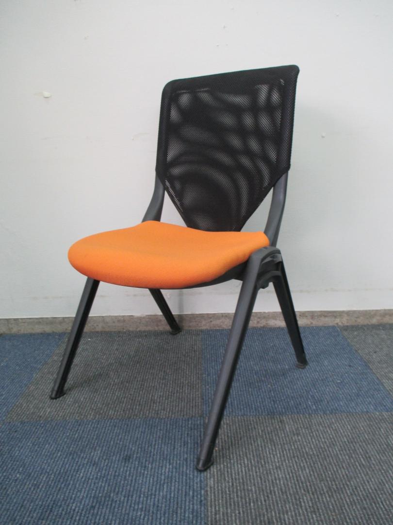 【背もたれメッシュ】【明るいオレンジ色】プラス製　スタッキングチェア【中古】【事務用回転椅子　ミーティングチェア】【別カラーも御座います】
                        
                                    中古
            