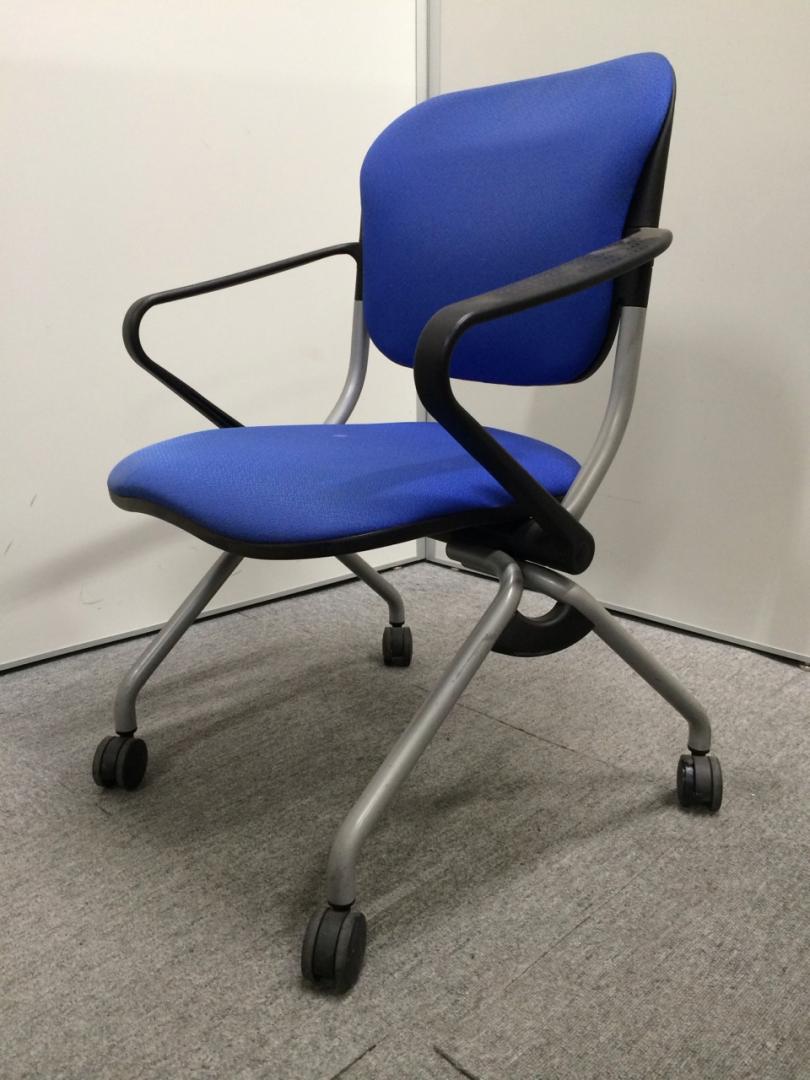 【おつとめ品】肘付きネスティングチェア
                        トーションライン
                                    中古
            