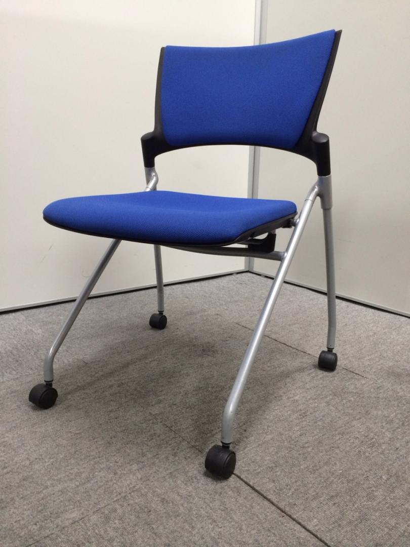 キャスター付ネスティングチェア
                        マノス
                                    中古
            