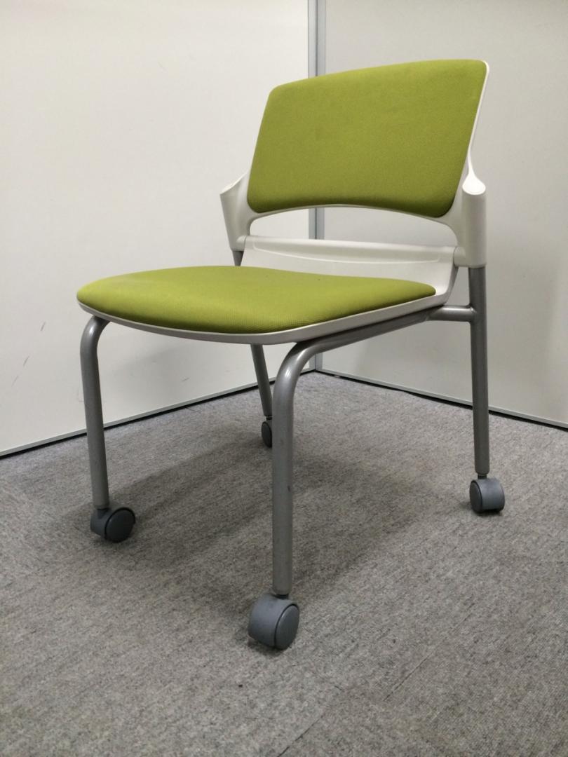 明るいカラーのスタッキングチェア！事務所の雰囲気変わります！
                        
                                    中古
            