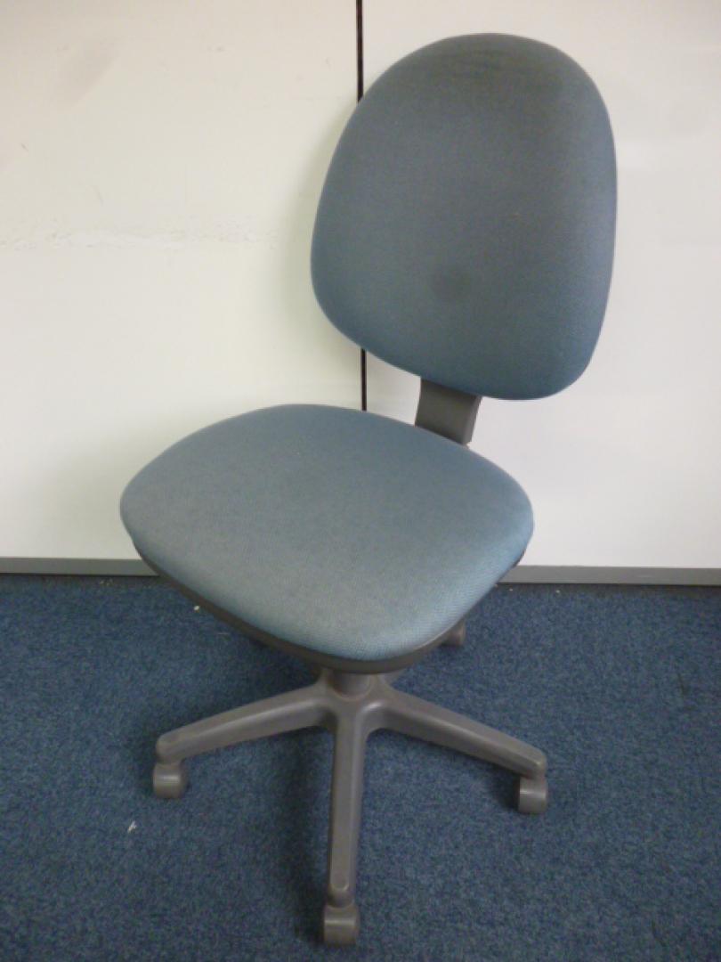 【おつとめ品】【その他メーカー】【ＯＡチェア】【グレー】【肘無】
                        
                                    中古
            