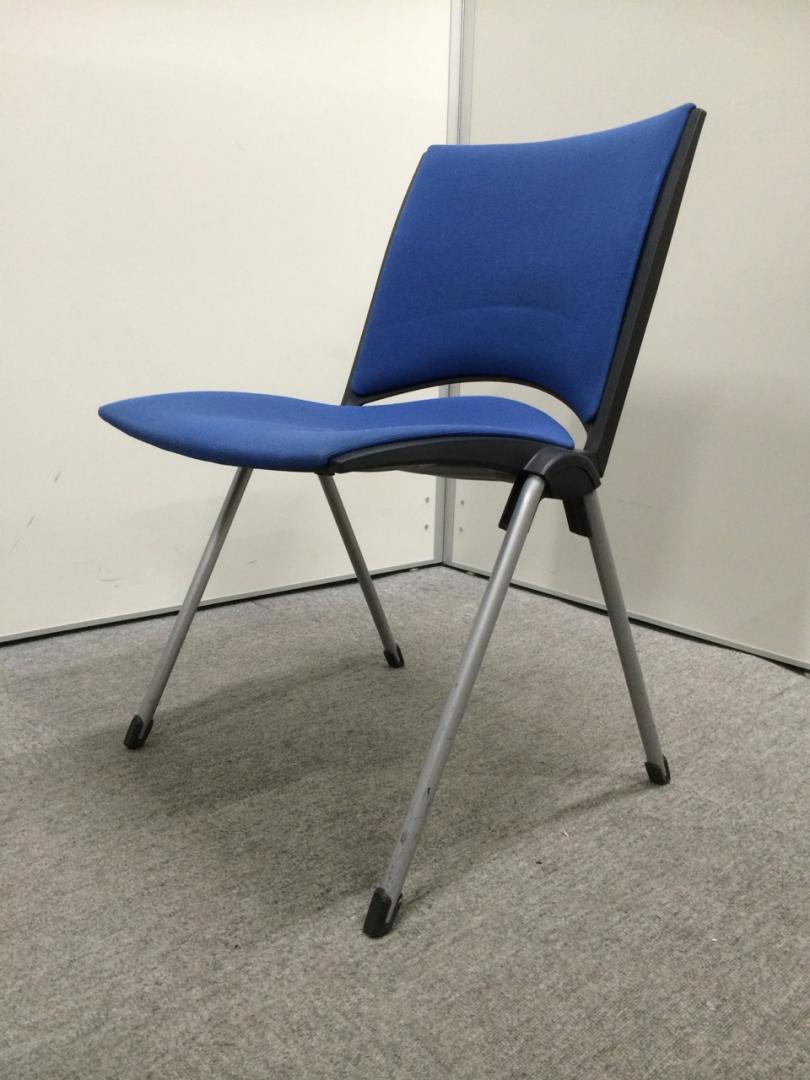 【状態良好】【大量入荷】明るいブルーのチェア！会議用に！
                        
                                    中古
            