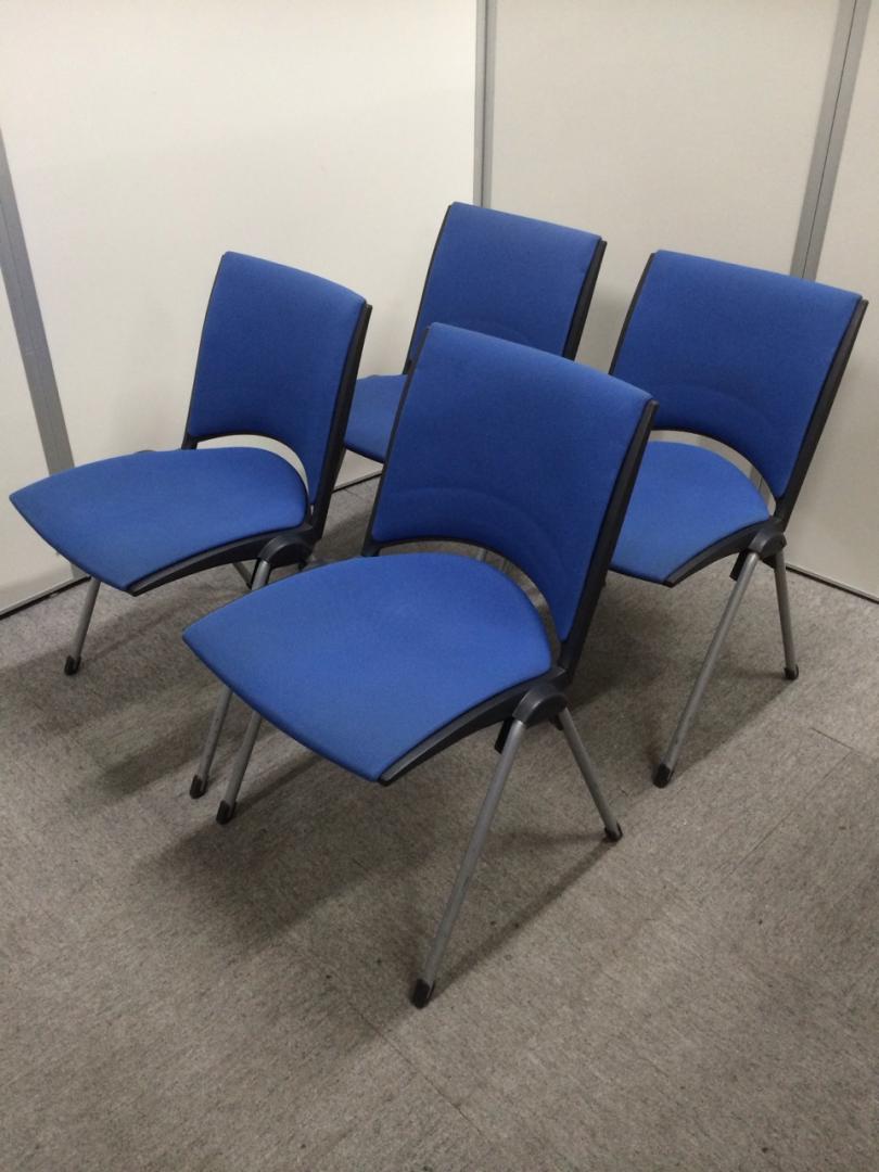 【状態良好】【セット商品】ブルーのチェアで会議用で揃います！
                        
                                    中古
            