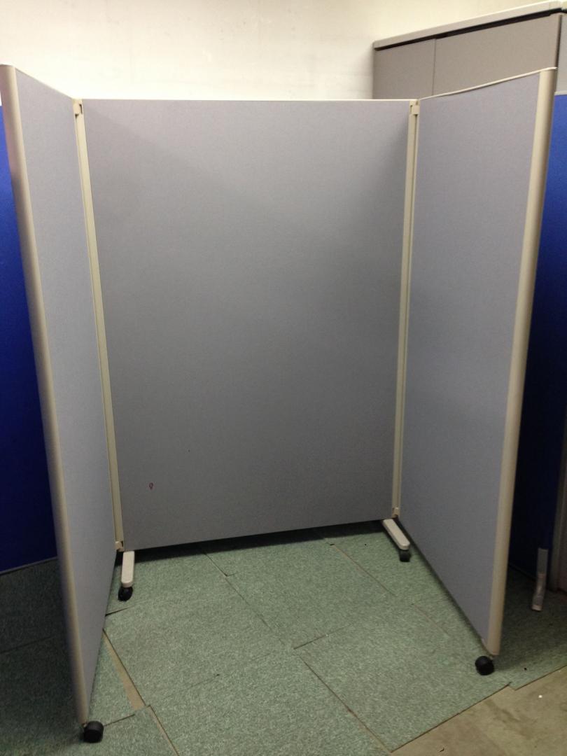 状態良好|コクヨ製｜3つ折りパーテーション｜中古稀少品|キャスター付|
                        パネルスクリーン（Sシリーズ）
                                    中古
            