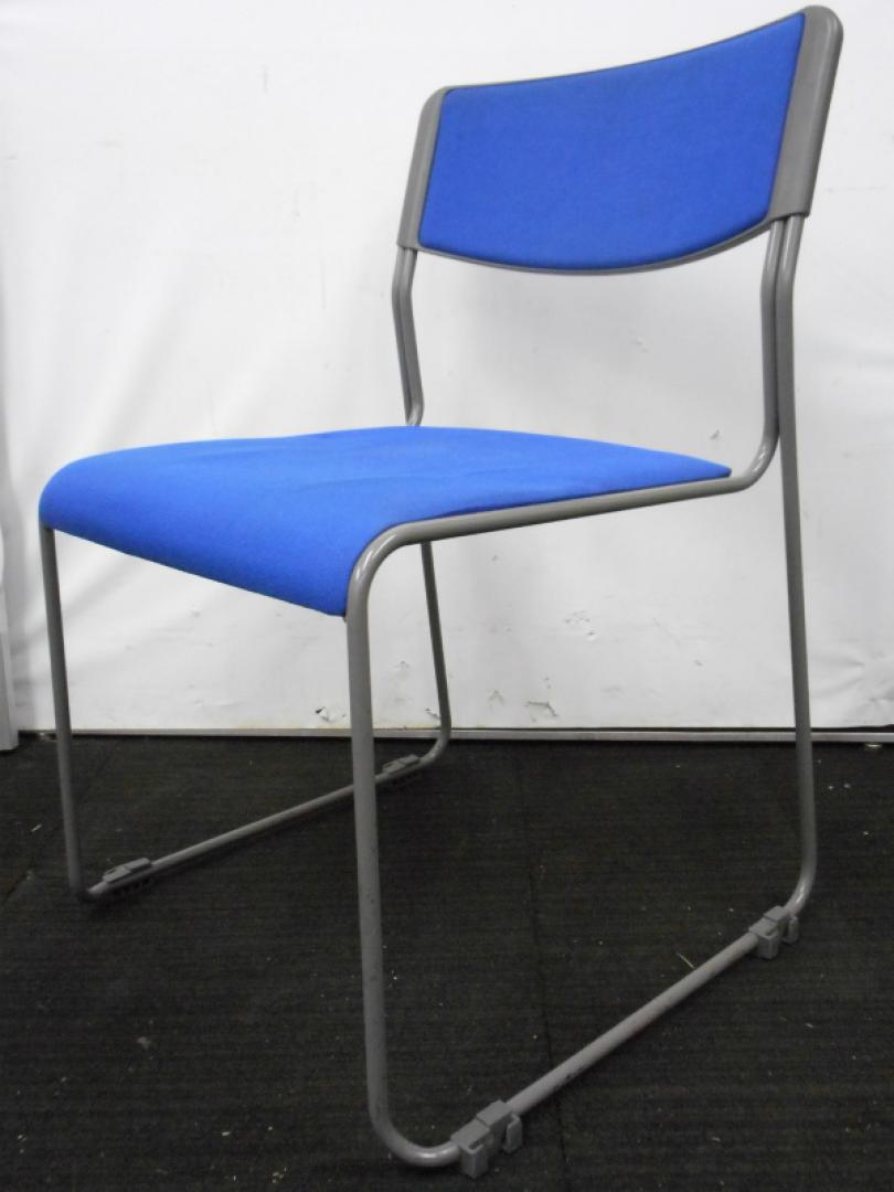 【状態良好　10脚入荷！】スタッキングチェア　ループ脚タイプ　ブルー　会議用チェア【中古ミーティングチェア】【ロット】

                        
                                    中古
            