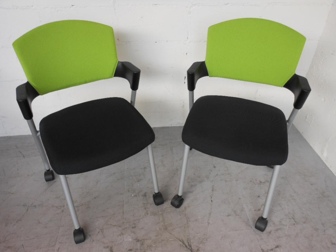 2脚セット！来客時に重宝致します！重ねて収納キャスター付ミーティングチェア【セット商品】
                        プロッティシリーズ
                                    中古
            