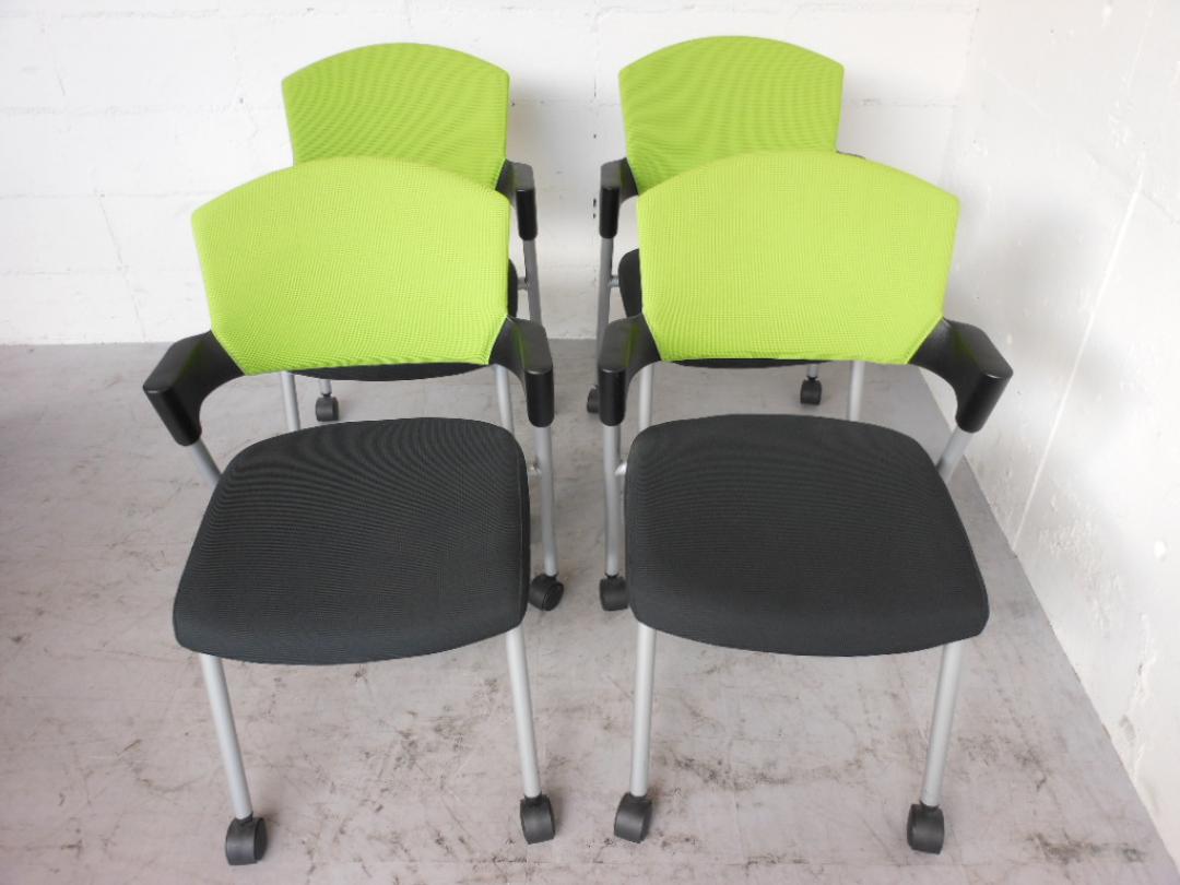 4脚セット！来客時に重宝致します！重ねて収納キャスター付ミーティングチェア【セット商品】
                        プロッティシリーズ
                                    中古
            