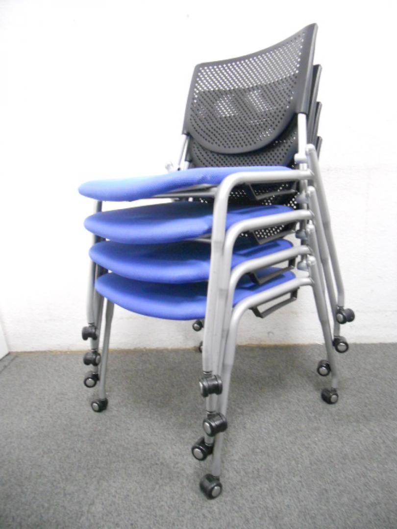 ■オカムラ　スタッキングチェア4脚セット　■ブルー【キャスター付】　■【OKAMURA】プロスタック
                        プロスタック
                                    中古
            