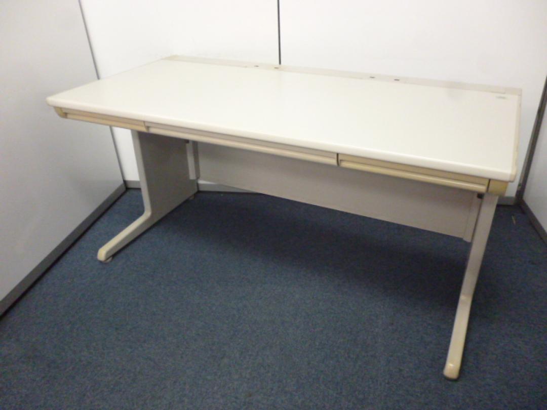 【オカムラ製】【ロット入荷】【平机】【横幅1400ｍｍ】【ニューグレー】
                        SD
                                    中古
            