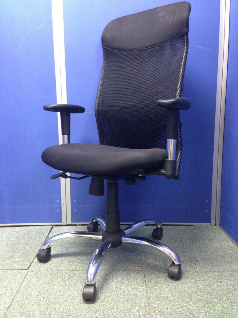 メッシュチェア|可動肘|ハイバックタイプ|ブラック色|ランバーサポート付|サンワサプライ製|
                        メッシュチェア
                                    中古
            
