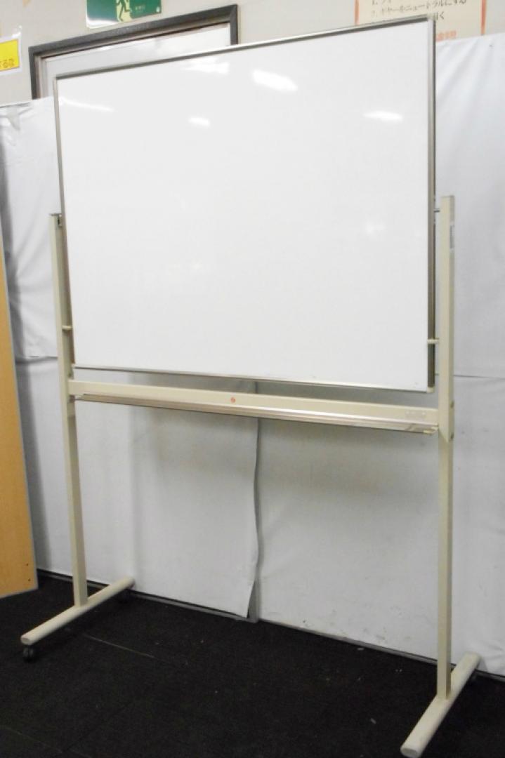 【状態良好】脚付き両面ホワイトボード　盤面サイズ1200*900　【中古オフィス家具】
                        
                                    中古
            