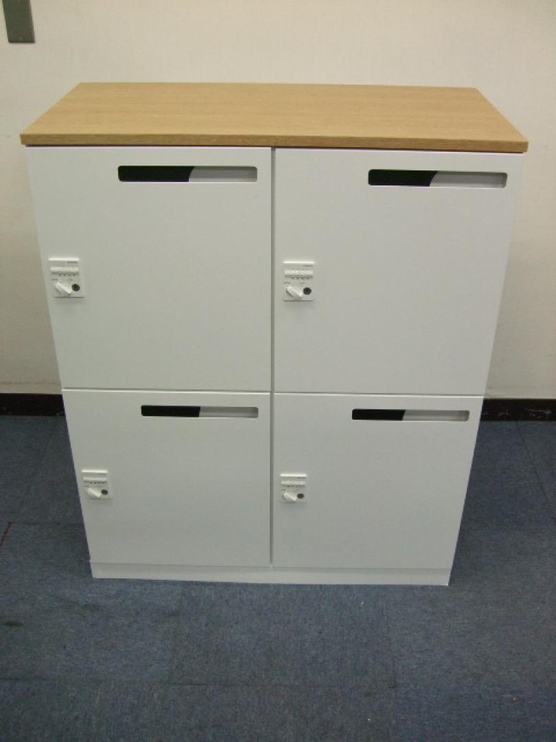 美品！パーソナルロッカー　　　　、しかもメールボックス付き、ナチュラル天板付き！
                        パーソナルロッカー　メールボックス付き
                                    中古
            