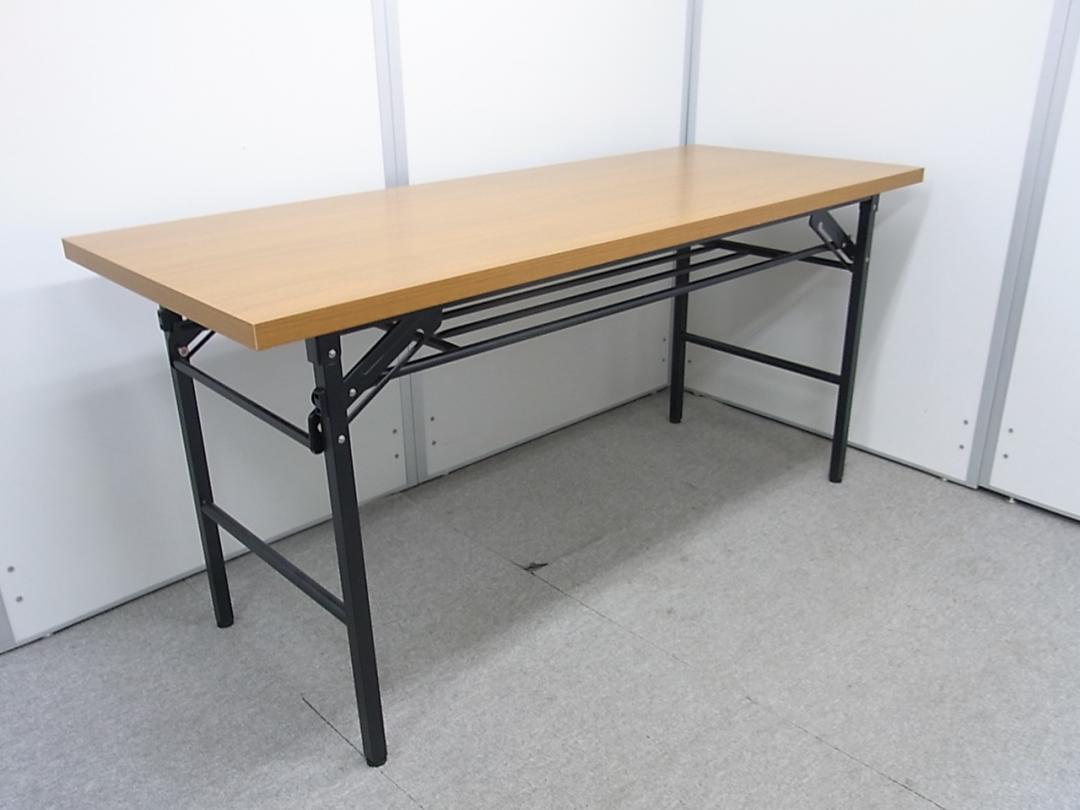 【中古】折りたたみテーブル 木目調 使用しない時は折りたたんで収納可能 スペースの有効活用に！
                        
                                    中古
            