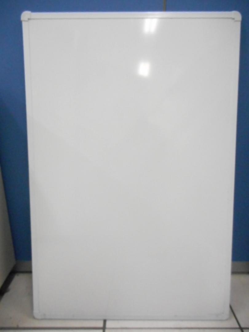 壁掛けホワイトボード・無地・幅900タイプ【縦掛け・横掛けどちらも可能】
                        
                                    中古
            