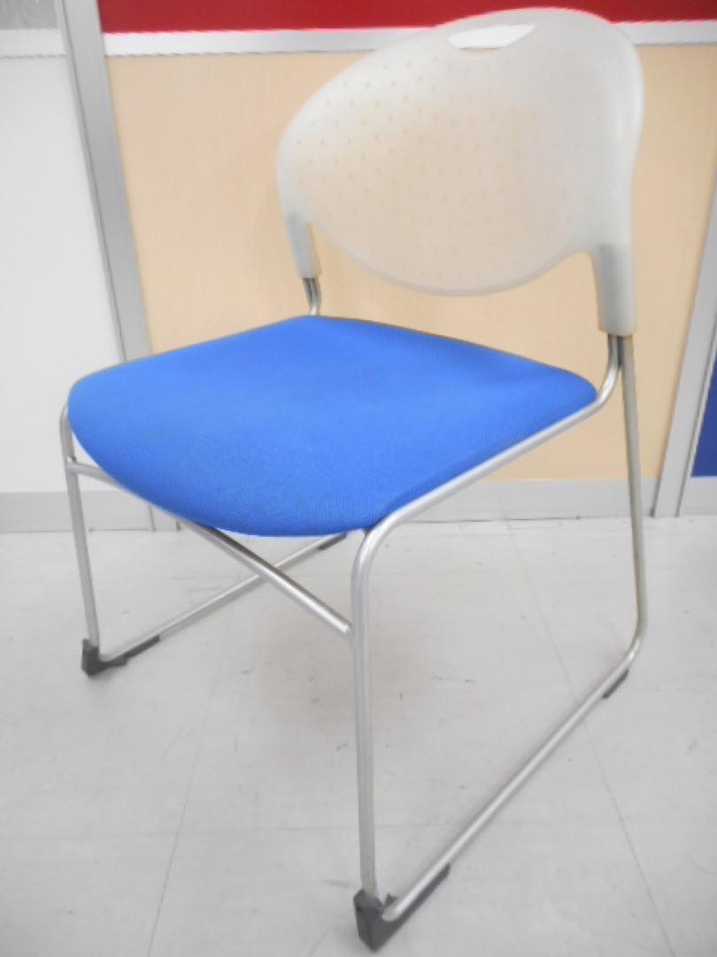 スタッキングチェア/布張り/ブルー
                        クリケットチェア（CRIKET）
                                    中古
            