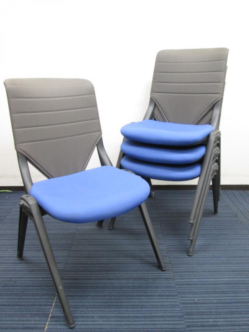 【や、安い...！】多少汚れはありますが、凄く安いスタッキングチェア4脚セット【プラス製】【事務椅子】【中古オフィス家具】【中古オフィス用品】
                        
                                    中古
            