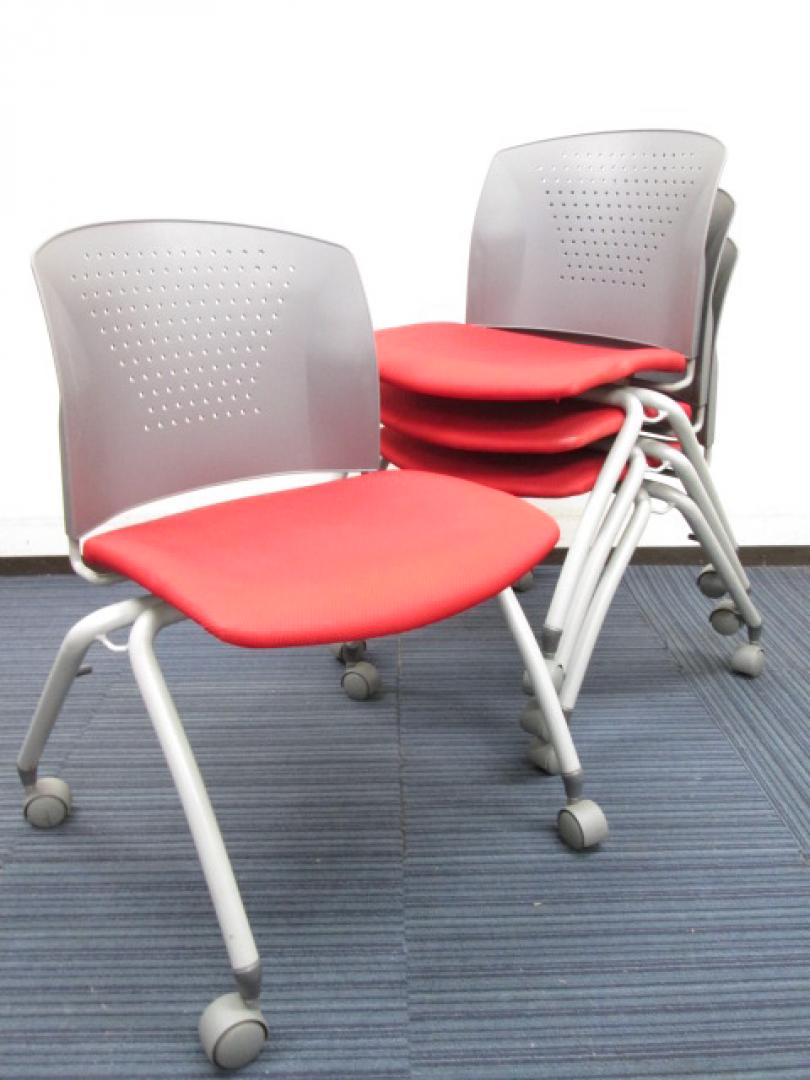 【キャスター付き】重ねられて、キャスターも付いてる会議用チェア4脚セット【プラス製】【事務椅子】【中古オフィス家具】【中古オフィス用品】
                        
                                    中古
            