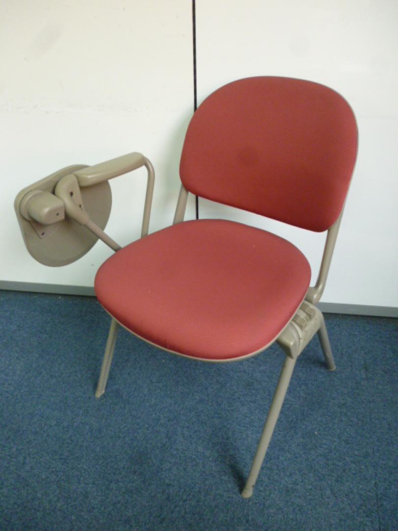 【オカムラ製】【スタッキングチェア】【レッド】【テーブル付】
                        
                                    中古
            